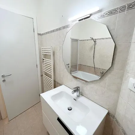 Welcome Riviera -torre D'avorio 126 Mq Piu'terrazzo25 Mq - Totalmente Rinnovato- 250 M Dal Centro - Parcheggio A Pagamento 15 Euro Al Giorno Da Prenotare In Anticipo Salvo Dispo -parking At 15 Euro Per Day To Be Booked In Advance If Avai Daire Rapallo