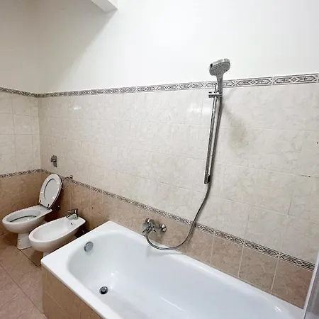Welcome Riviera -torre D'avorio 126 Mq Piu'terrazzo25 Mq - Totalmente Rinnovato- 250 M Dal Centro - Parcheggio A Pagamento 20 Euro Al Giorno Da Prenotare In Anticipo Salvo Dispo -parking At 20 Euro Per Day To Be Booked In Advance If Avai * Rapallo