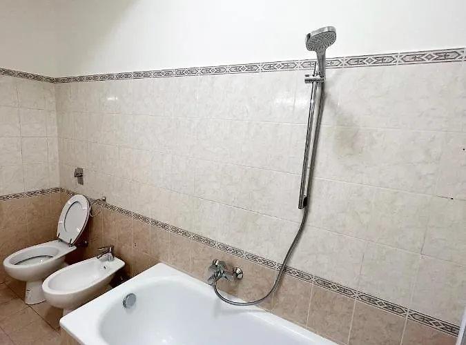 Welcome Riviera -torre D'avorio 126 Mq Piu'terrazzo25 Mq - Totalmente Rinnovato- 250 M Dal Centro - Parcheggio A Pagamento 15 Euro Al Giorno Da Prenotare In Anticipo Salvo Dispo -parking At 15 Euro Per Day To Be Booked In Advance If Avai * Рапалло